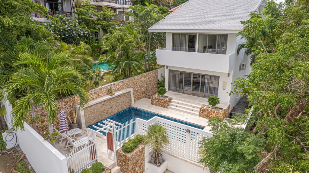 3 bedroom Chaweng lake for sale with swimming pool