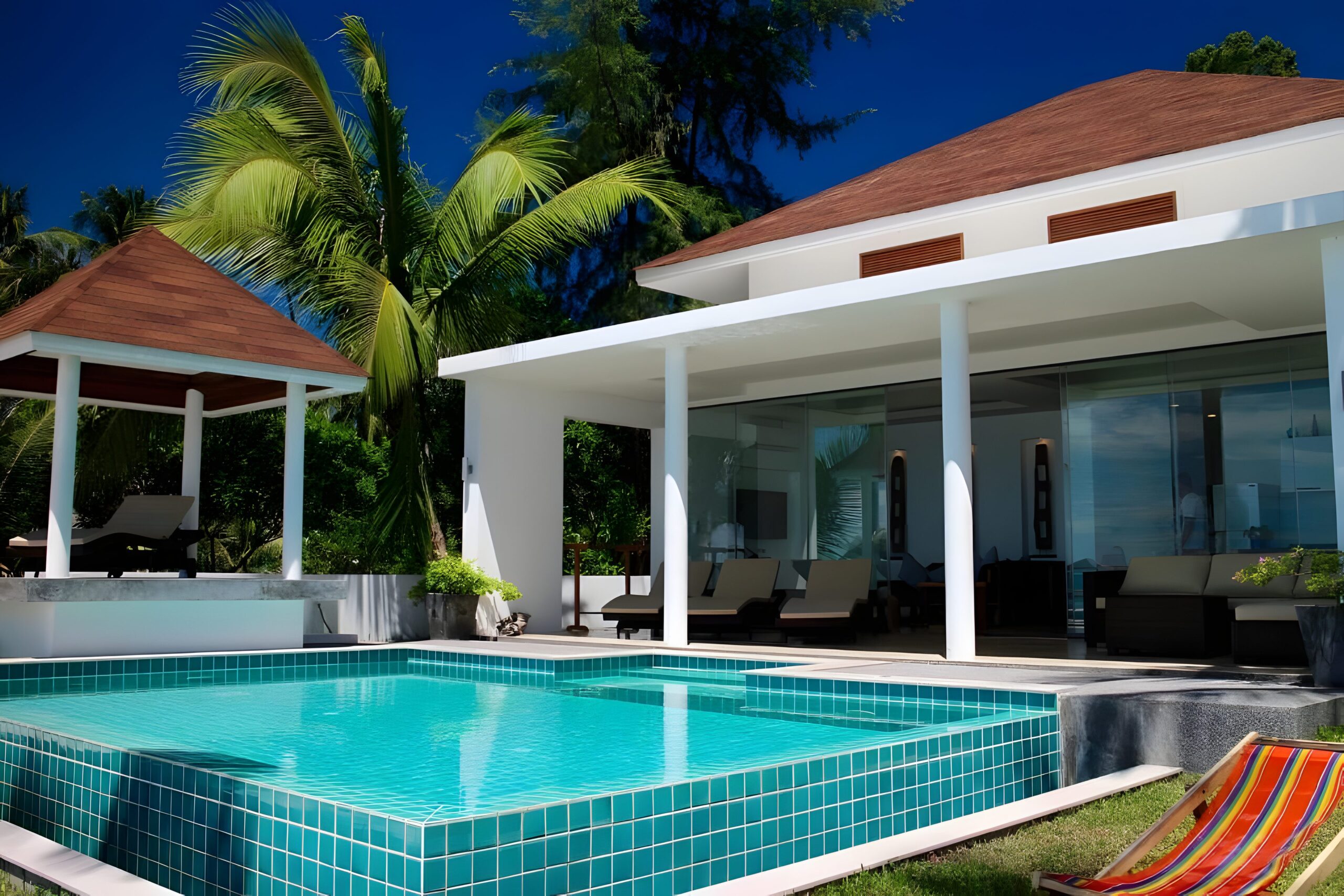 The infinity pool by the sand