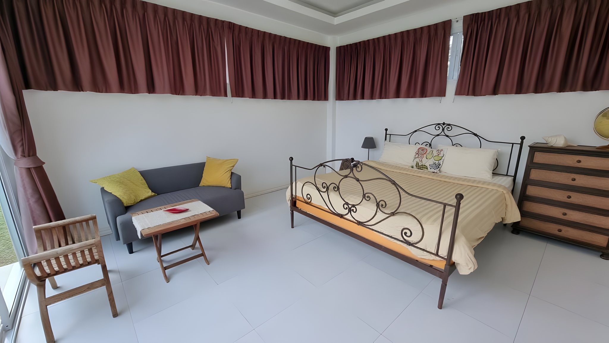 King bedroom with air conditioning