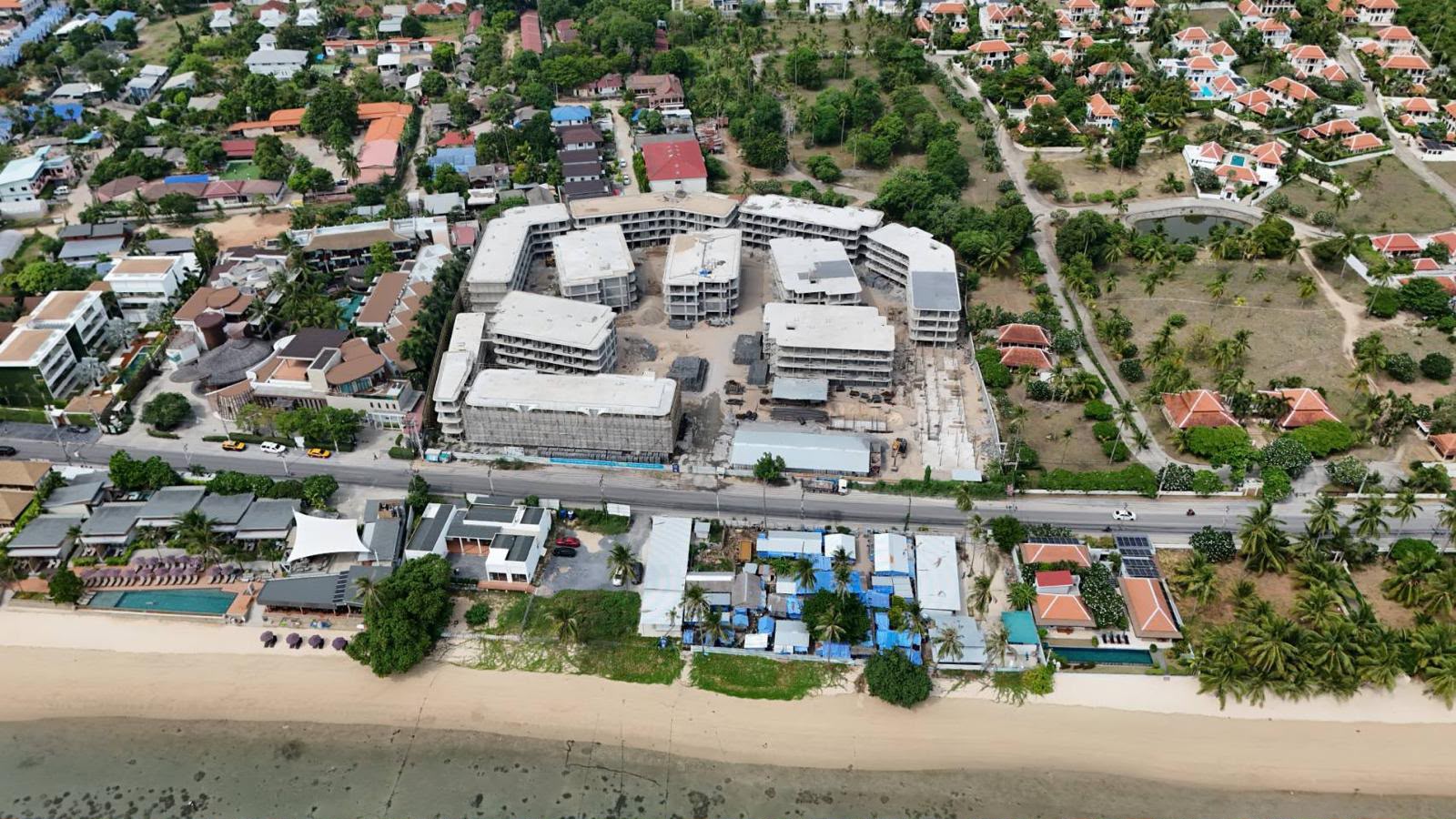 The site and the beach, aerial photo – Bangrak Beachside Condominiums, Koh Samui